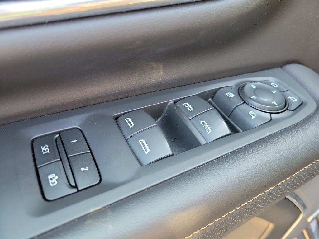 Used 2021 GMC Yukon AT4 w/ AT4 Premium Plus Package AWD/4WD image 21