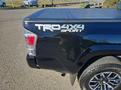 Used 2023 Toyota Tacoma TRD Sport image 8