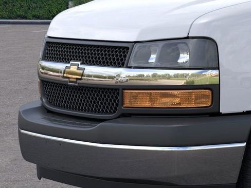 New 2026 Chevrolet Express 2500 w/ Driver Convenience Package RWD image 13