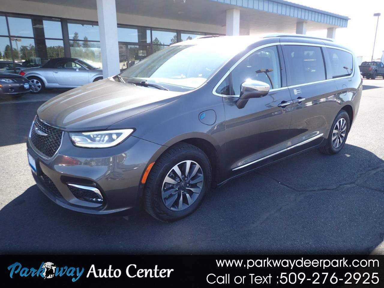 Used 2021 Chrysler Pacifica Limited w/ Premium & Safety Sphere Group FWD image 1
