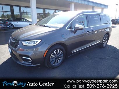 Used 2021 Chrysler Pacifica Limited w/ Premium & Safety Sphere Group