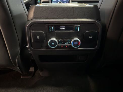 Used 2023 Ford Expedition Platinum AWD/4WD image 18