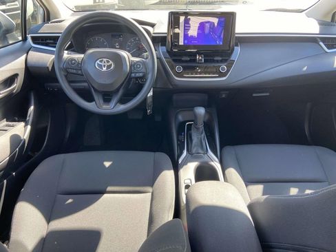 Used 2025 Toyota Corolla LE image 10