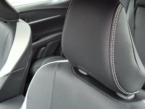 New 2026 Toyota Camry Hybrid FWD image 13
