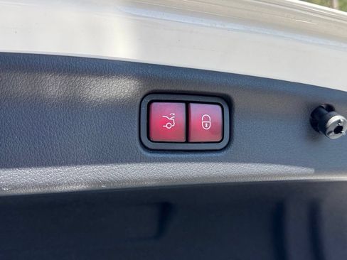 Used 2023 Mercedes-Benz C 300 Sedan image 23