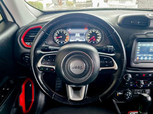 Used 2019 Jeep Renegade Trailhawk image 36