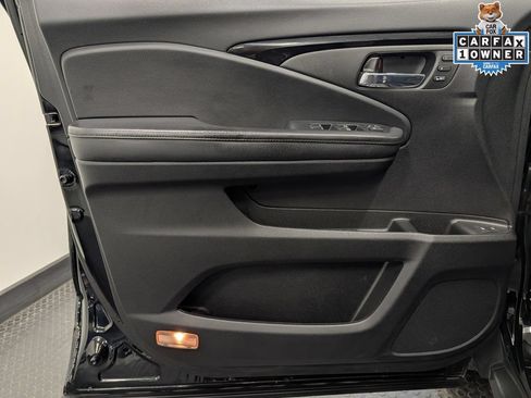 Used 2021 Honda Pilot Touring image 8