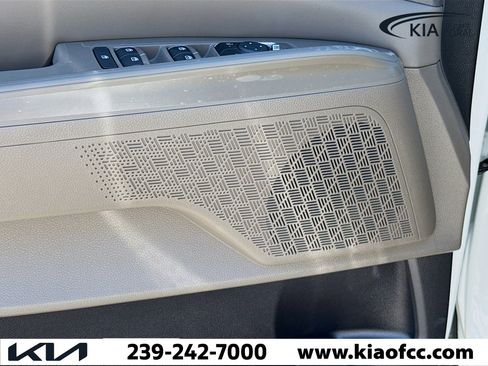 New 2026 Kia Carnival EX image 25