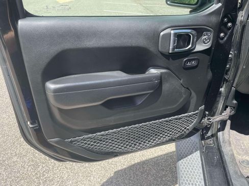 Used 2022 Jeep Wrangler Unlimited Sport w/ Sun And Sound Package AWD/4WD image 16