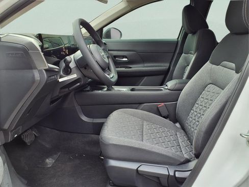 New 2026 Nissan Kicks SV image 10