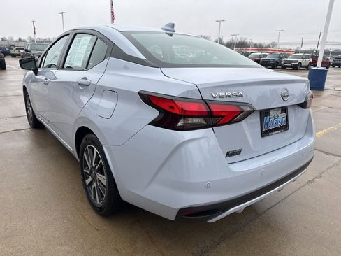 Used 2025 Nissan Versa SV image 6