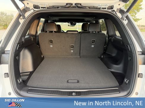 New 2025 Jeep Grand Cherokee Altitude image 7