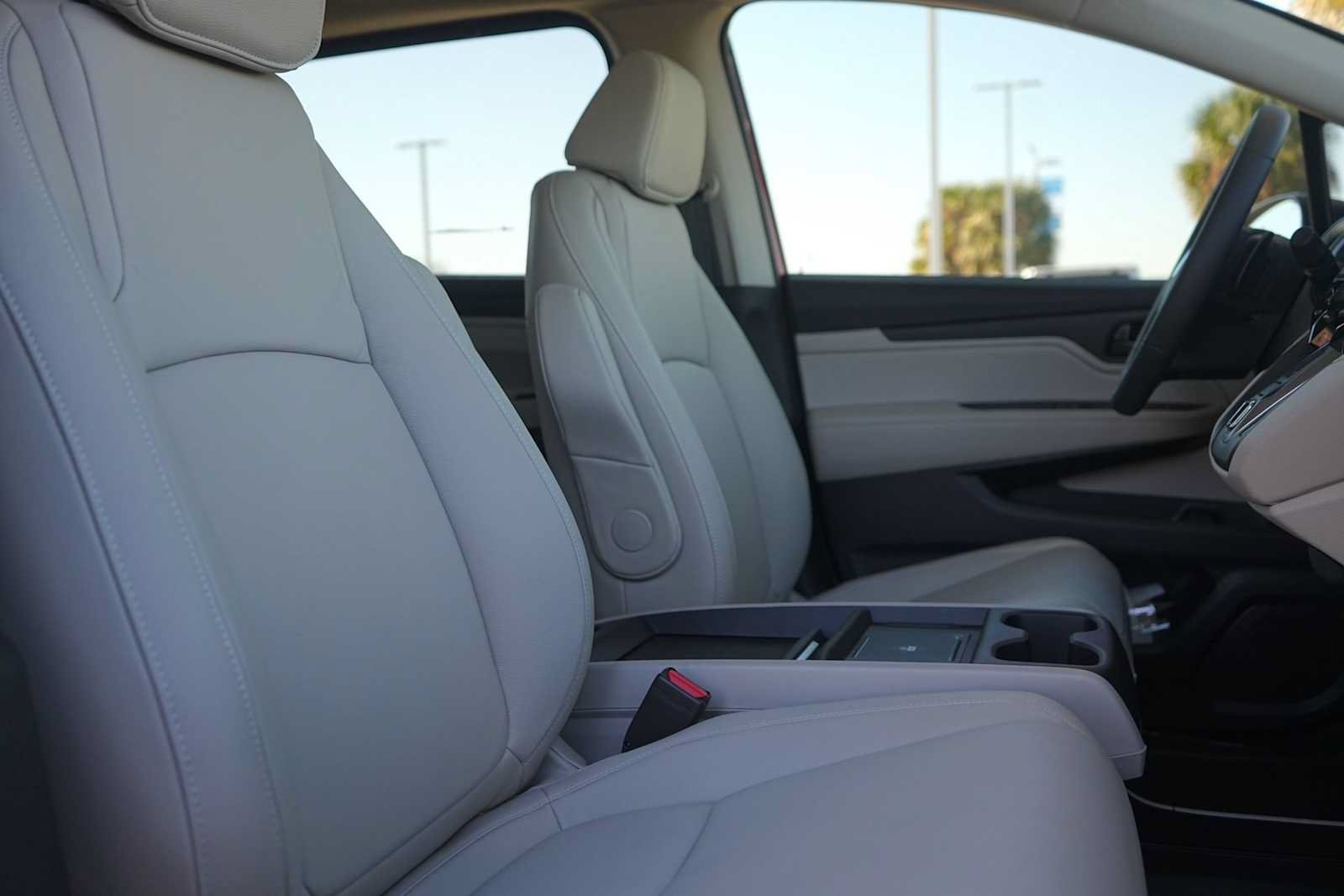 Certified 2026 Honda Odyssey EX-L image 14