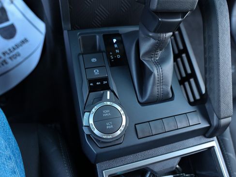 Used 2025 Toyota Tacoma SR5 image 28