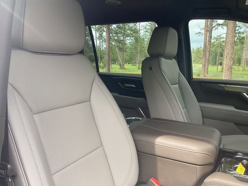 New 2026 GMC Yukon XL Elevation w/ LPO, Elevation Black Package RWD image 24