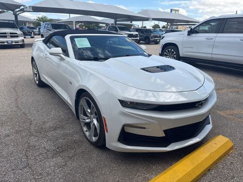 Used 2021 Chevrolet Camaro SS RWD image 9