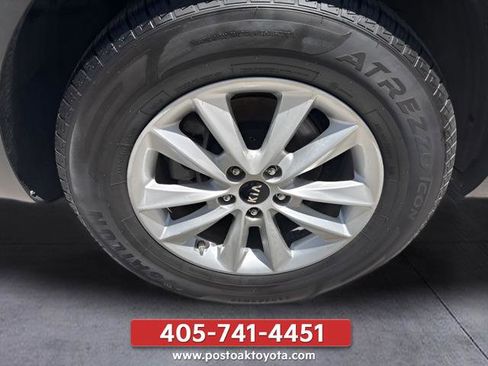 Used 2019 Kia Sorento FWD V6 image 21
