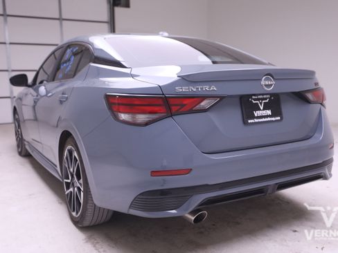 Used 2024 Nissan Sentra SR image 2