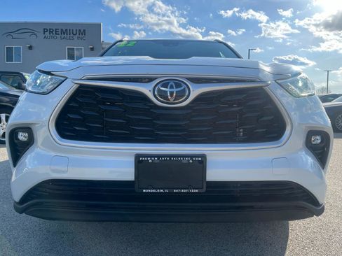 Used 2022 Toyota Highlander XLE image 9