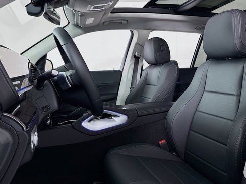 New 2026 Mercedes-Benz GLS 450 4MATIC image 17