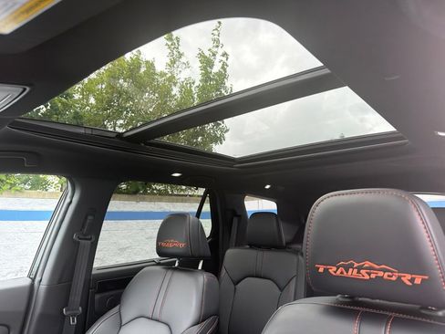 Certified 2024 Honda Pilot TrailSport image 11
