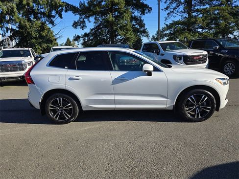 Used 2021 Volvo XC60 T5 Momentum w/ Advanced Package image 40
