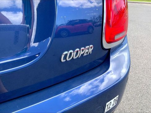 Used 2018 MINI Cooper 4-Door Hardtop image 7