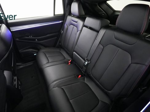 Used 2024 Jeep Wagoneer Launch Edition image 10