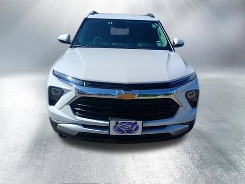 Used 2025 Chevrolet TrailBlazer LT AWD/4WD image 9