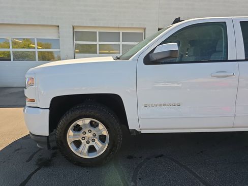 Used 2018 Chevrolet Silverado 1500 LT w/ All Star Edition AWD/4WD image 17