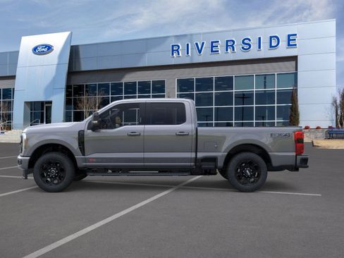 New 2026 Ford F250 Lariat w/ Black Appearance Package image 4