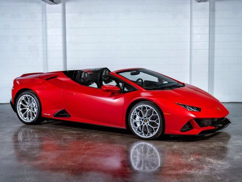Used 2024 Lamborghini Huracan EVO AWD/4WD image 2
