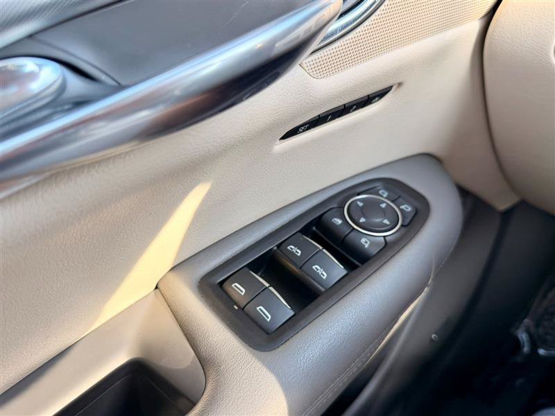 Used 2017 Cadillac XT5 Luxury w/ Driver Awareness Package FWD image 19
