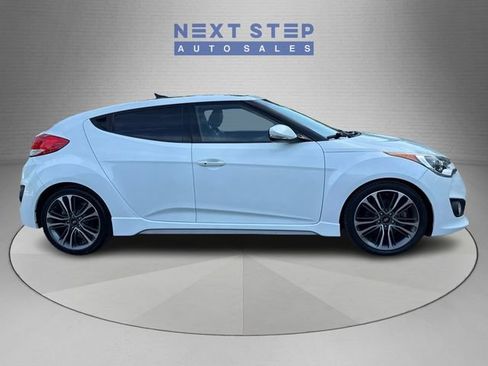 Used 2016 Hyundai Veloster Turbo w/ Option Group 04 FWD image 9