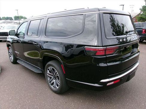 Certified 2024 Jeep Wagoneer L Series II w/ Flexible Seating Group AWD/4WD image 4