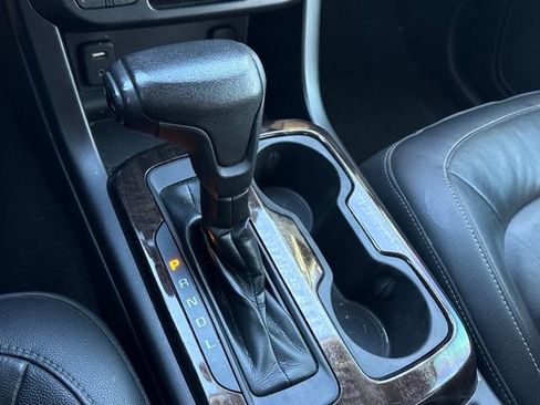 Used 2017 GMC Canyon SLT w/ Driver Alert Package image 24