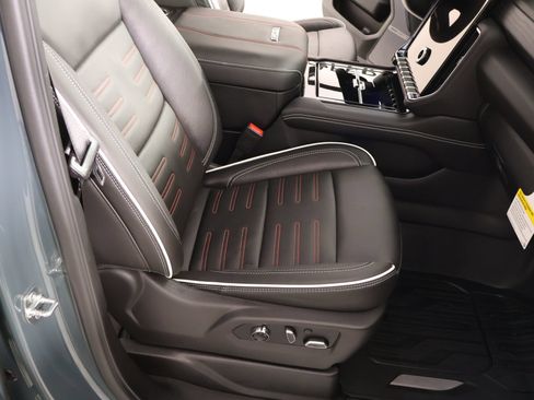 Used 2026 GMC Yukon AT4 Ultimate w/ LPO, Floor Liner Package AWD/4WD image 14