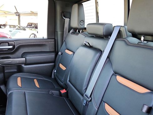 Used 2021 GMC Sierra 2500 AT4 w/ AT4 Premium Plus Package image 11