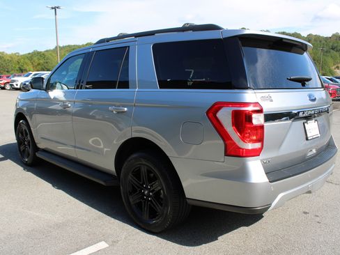 Used 2020 Ford Expedition XLT image 5