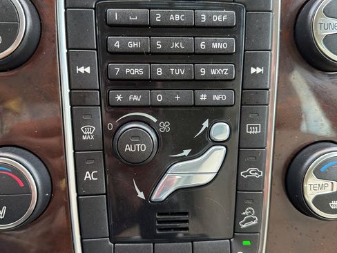 Used 2013 Volvo XC70 T6 image 38