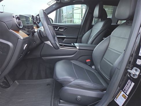 Used 2023 Mercedes-Benz GLC 300 4MATIC image 10