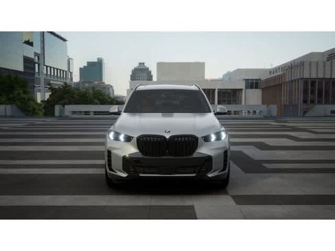 New 2026 BMW X5 sDrive40i w/ Executive Package image 3