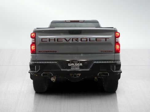 Used 2025 Chevrolet Silverado 1500 Custom Trail Boss w/ LPO, Dark Essentials Package image 4