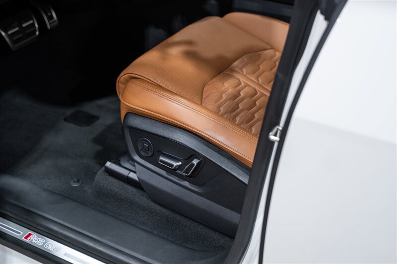 Used 2025 Audi RS Q8 performance AWD/4WD image 23