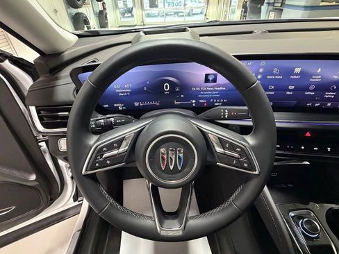 Used 2025 Buick Envision Preferred image 10