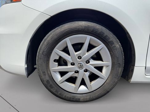 Used 2013 Toyota Prius V Two FWD image 9