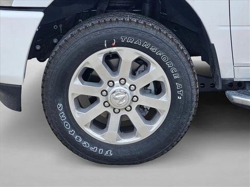 New 2026 RAM 2500 Laramie AWD/4WD image 18