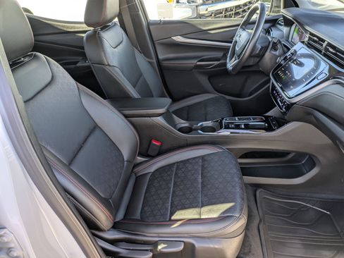 Used 2023 Chevrolet Bolt EUV LT w/ Convenience Package image 27