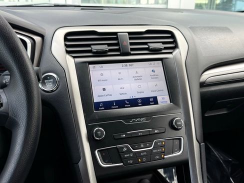 Used 2020 Ford Fusion SE FWD image 32