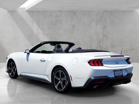 Used 2025 Ford Mustang Premium RWD image 6